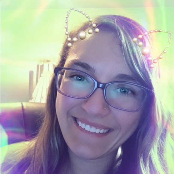 💜 About Me 💜 - Picture 1 of 5